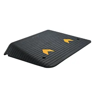 VEVOR Rubber Threshold Ramp, 4" Rise Wheelchair Ramp Doorway, Recycled Rubber Power Curb Ramp Rated 33069 Lbs Load Capacity, Non-Slip Textured Surface Rubber Ramp for Wheelchair Car Scooter