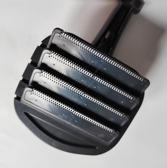 Manual Back Shaver for Men with Long Extendable Handle, Body Back Hair Trimmer for Men with 4 Replaceable Blades, Self-Service Body Groomer Razor, Wet & Dry Shaver for Easy Hair Removal