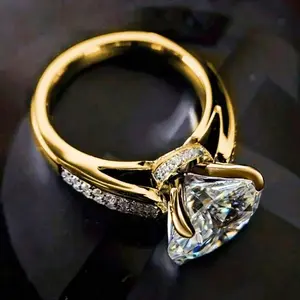 A promise ring, exquisite - Set with sparkling Cubic Zirconia stones, perfect for evening parties and everyday wear, a fashionable engagement ring for women, a sophisticated accessory for special occasions and a perfect gift idea.