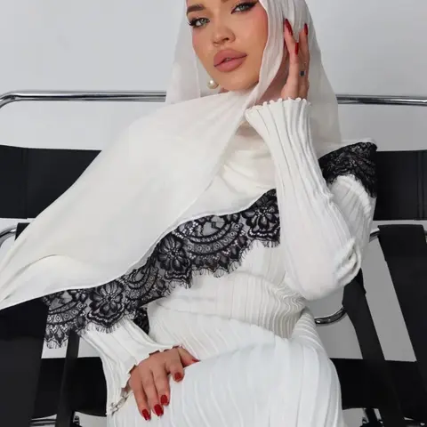 Women's Elegant Floral Lcae Hijab Scarf For Muslim, Women‘s Soft Solid Rayon Modal Headwraps, Muslim Fashion Daily Wear Accessory