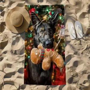 1 piece German Shepherd with gingerbread man toy on Christmas themed beach towel - Lightweight Portable Beach Towel, Soft Polyester Fiber, suitable for Outdoors, Seaside, Travel, Modern Pattern Style, Machine Washable, Ideal Birthday Present