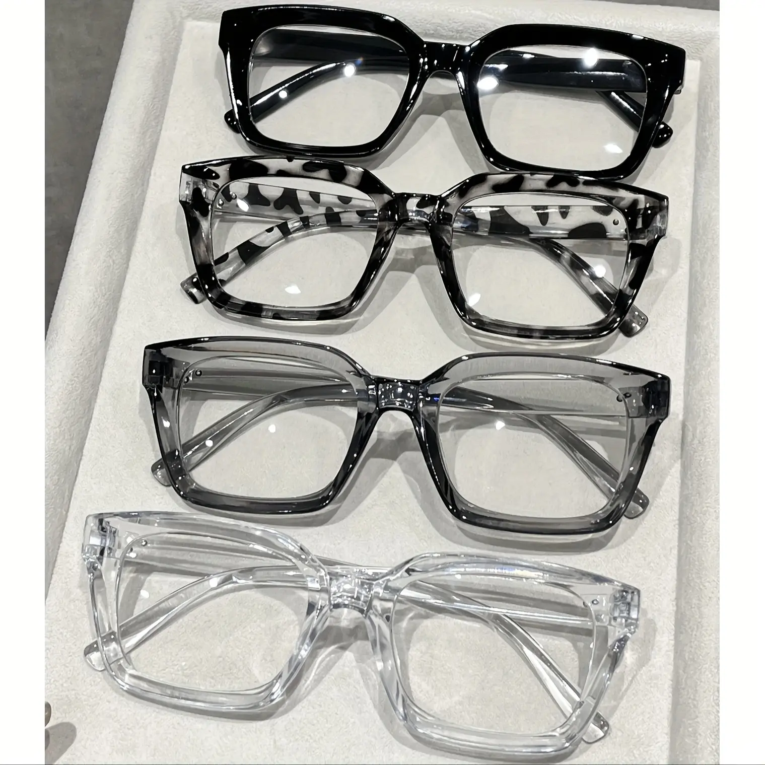 Four-piece set - Black, transparent gray, white, a