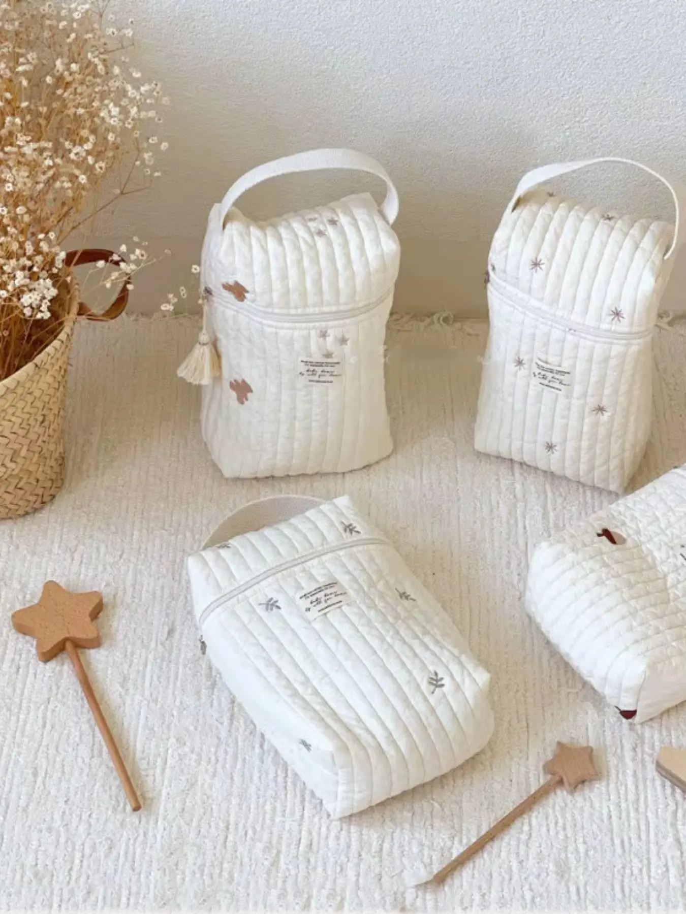 Portable Diaper Bag with Embroidery, Cute Cartoon Style, Hanging Zipper Wet Diaper Storage Pouch, Travel Essentials for All Seasons, Diaper Tote Bag
