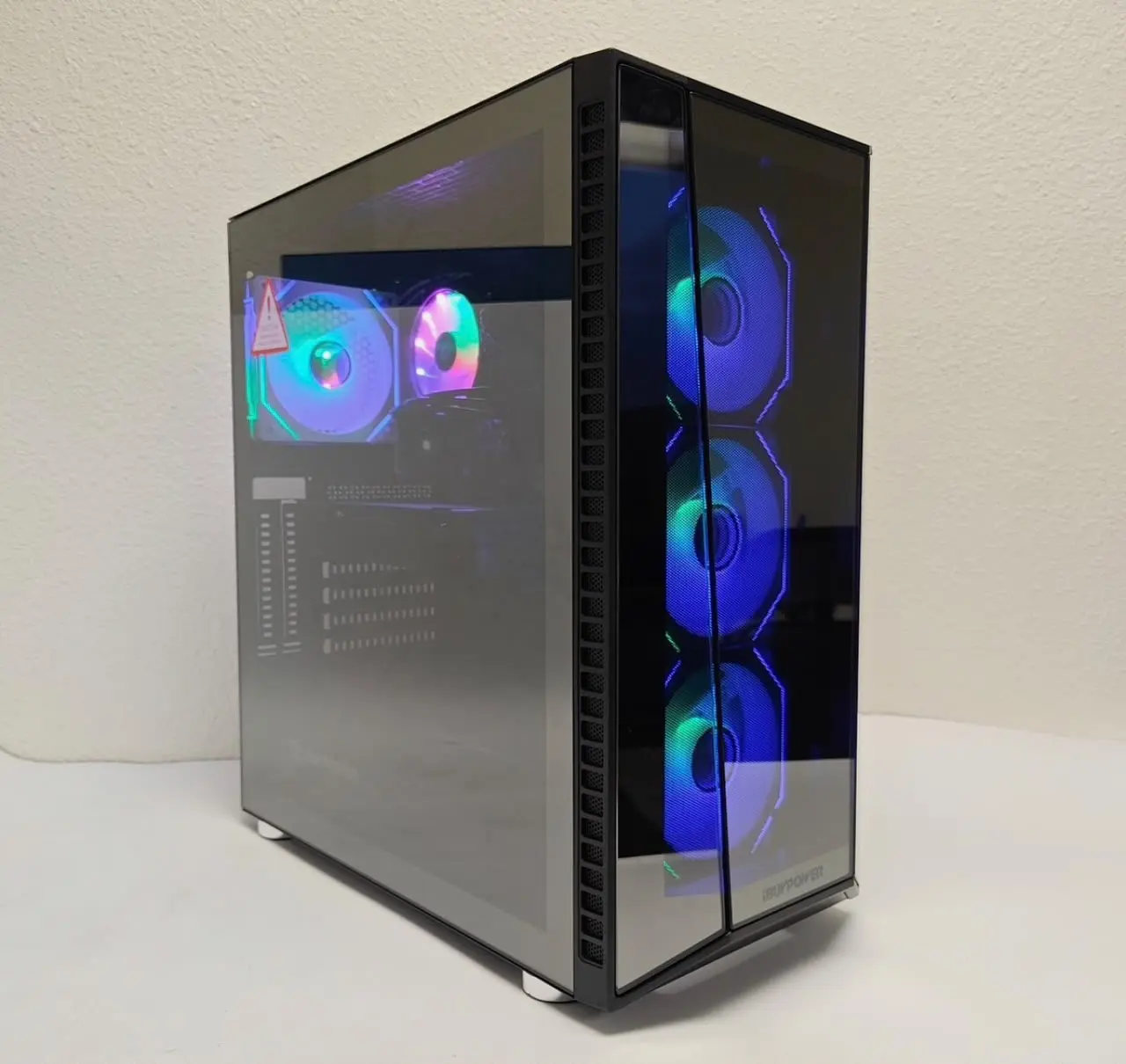 NEW AMD Ryzen 9 9950X3D GAMING PC / RTX 5090 / 6TB M.2 SSD / 128GB DDR5 RAM