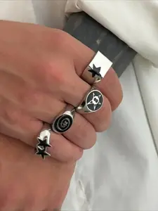 4Pcs/Set Black Five-Pointed Star Wide Fashion Statement Rings for Men Hiphop Silver Color Geometric Design Ring Thick Opening Finger Rings Sets Jewelry Gifts