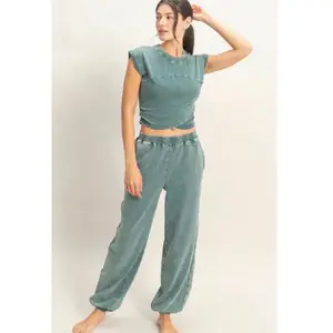 Women's Haut Shot 2-Piece Basic Clothing Items Set - Stylish, Versatile and Practical Pullover Top & Bottom with Matching Outfits Accessories