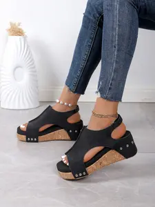 Summer Streetwear Melanin Rivet Sandals, Heeled Anti-Slip Comfortable Beach Vacation Daily Commute Back Strap Sandals