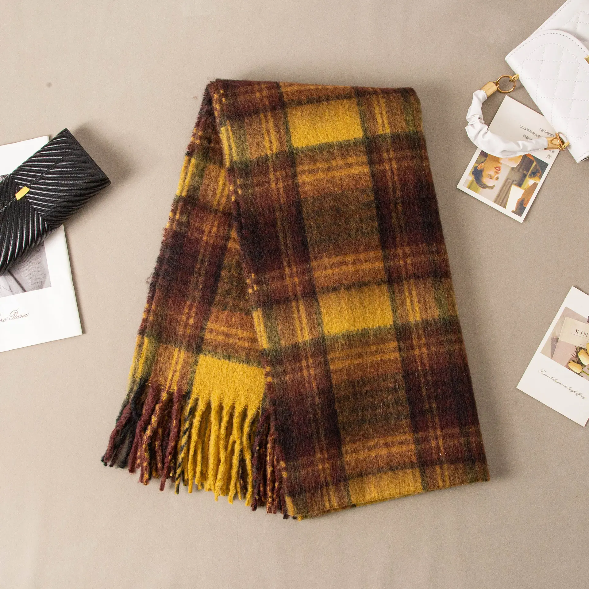 Maillard: Bright yellow