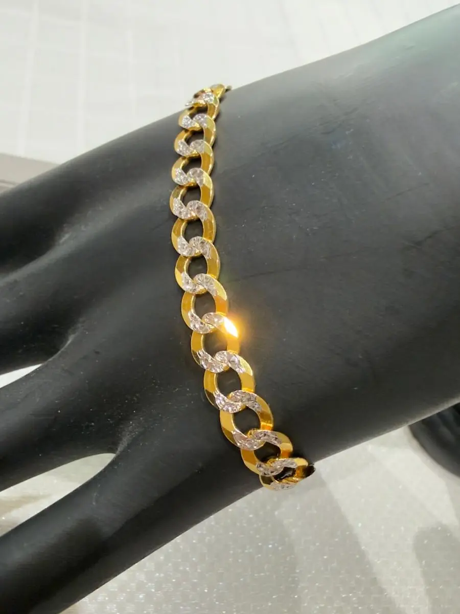 Elegant 6.8mm Diamond-Cut Cuban Link Bracelet (8”)