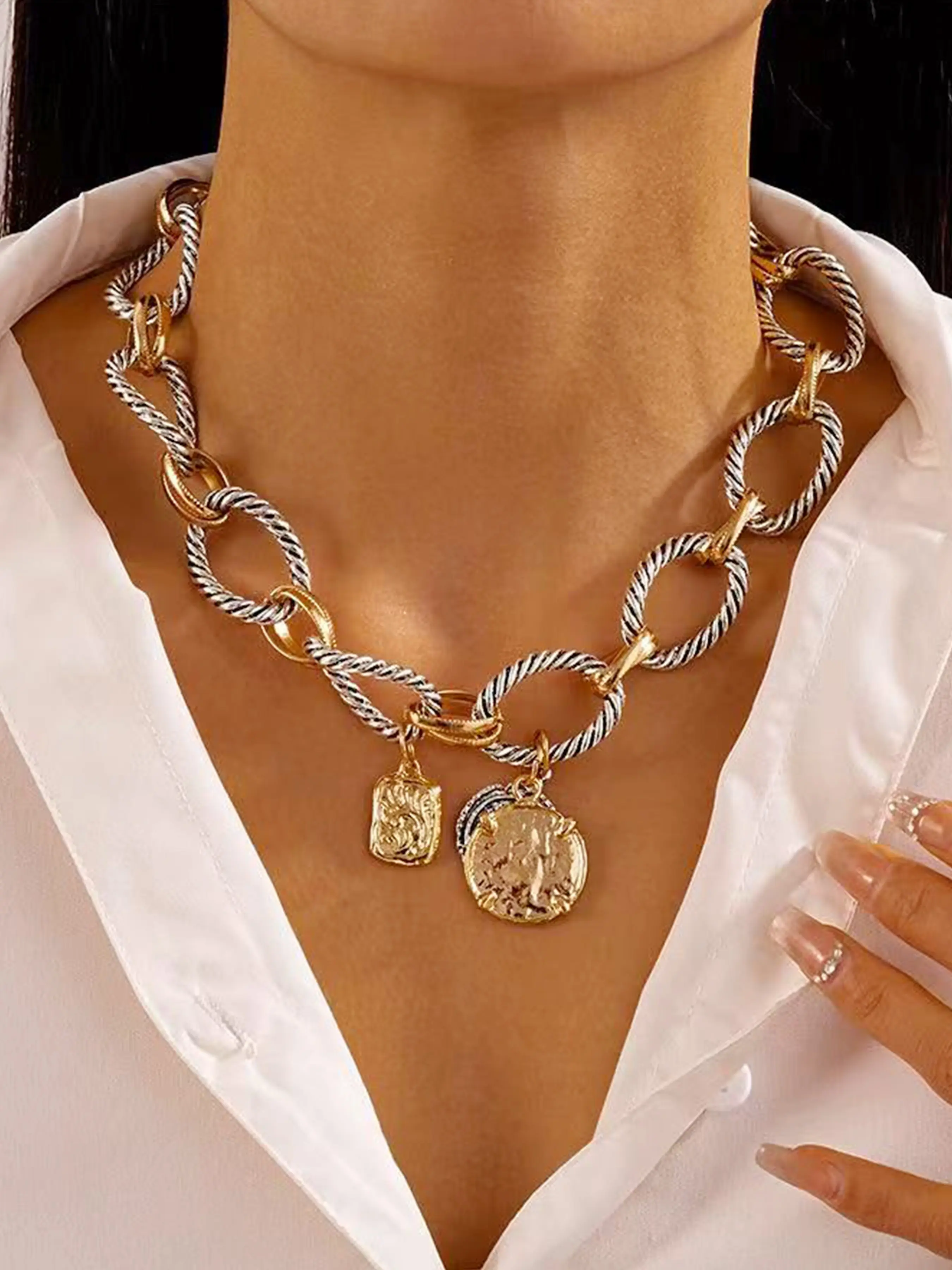 Women's Chunky Coin Pendent Alloy Necklace, fashionable necklace, Waterdrop-Shaped Hollow Design, Suitable For Daily Casual Gatherings As Jewelry Accessory, Fashionable Accessories