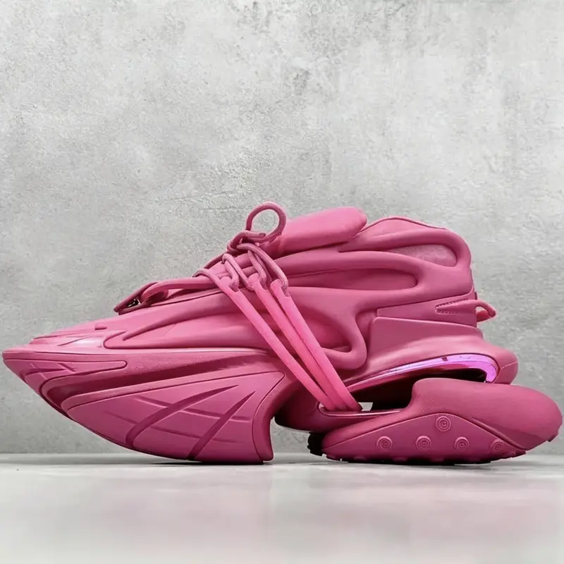 Bｏttega Veneta ピンク スニーカー bottega veneta sneaker in pink - TikTok Shop