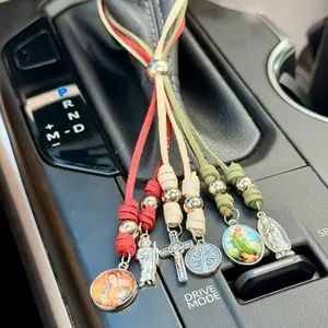 Colgante de la herencia mexicana San Judas, Virgen de Guadalupe y San Benito