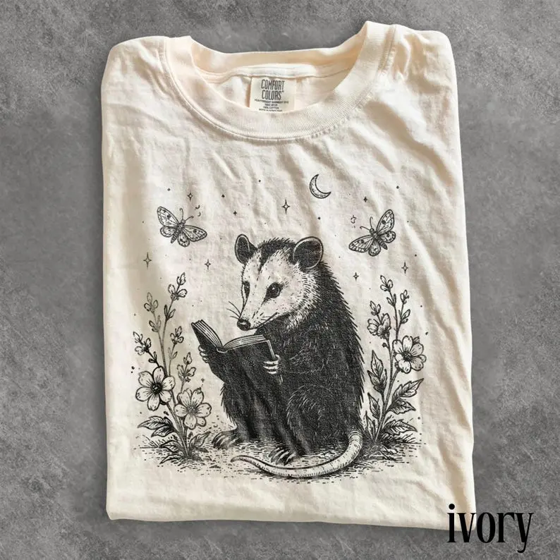 Comfort Colors Vintage Reading Opossum Graphict-shirt, Cute Book Lover Woodland Animal Shirt, Cozy Nature Aesthetic Top, Reader Gift Tee