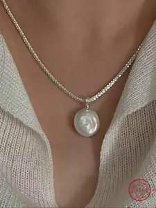 925 Sterling Silver Faux Pearl Decorated Necklace for Women, Exquisite Trendy Necklace, Fashion Jewelry Accessories for Party & Daily Wear, Round Pendant Necklace