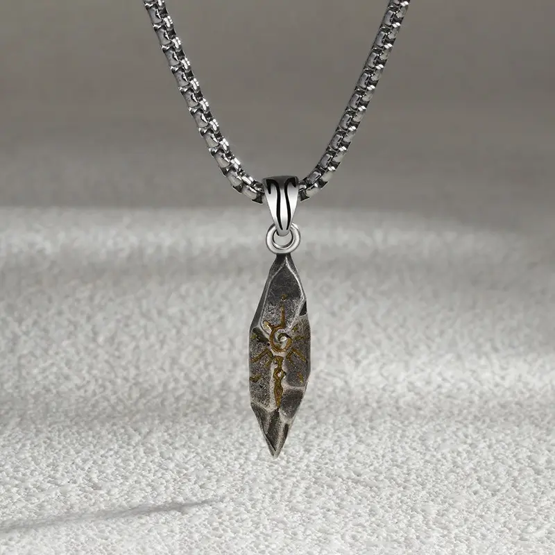 Men's & Unisex Vintage Meteorite Pendant Necklace - Retro K-Plated Color-Block Meteorite Suitable for Daily Wear, Sweater Chains, Hip-Hop, Retro Accessory for Casual or Formal Outfits