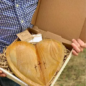 Handcrafted Heart Shaped Prayer Bowl with Cross and Letter Pattern, Vintage Wooden Bowl with 24 Prayer Cards, Religious Home Decor for Home Church Bedroom Use