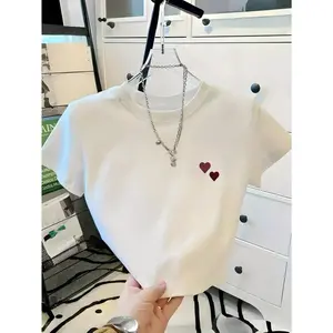 Women's Cropped T-Shirt with Chic Heart Print, Fitted Short Sleeve Crewneck Top, Lightweight Casual Undershirt