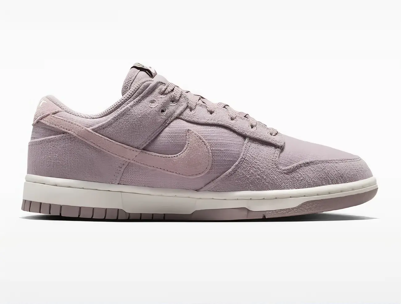 Nike Dunk Low Sneakers in Soft Lavender Colorway with Classic Design and Comfortable Fit