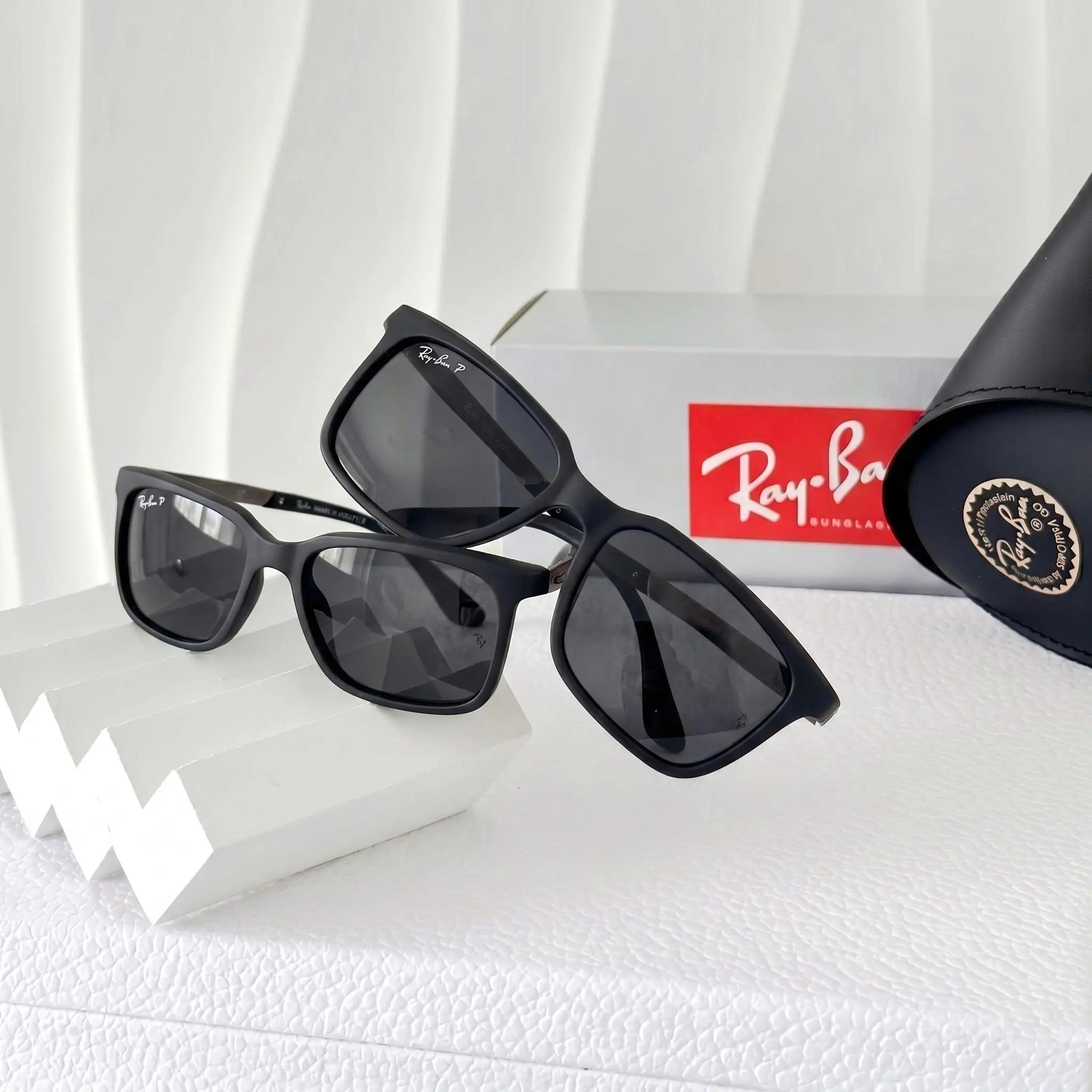 Vintage Pilot Sunglasses Gold Metal Frame Classic Outdoor Eyewear UV Protection Fashion Glasses for Everyday Wear