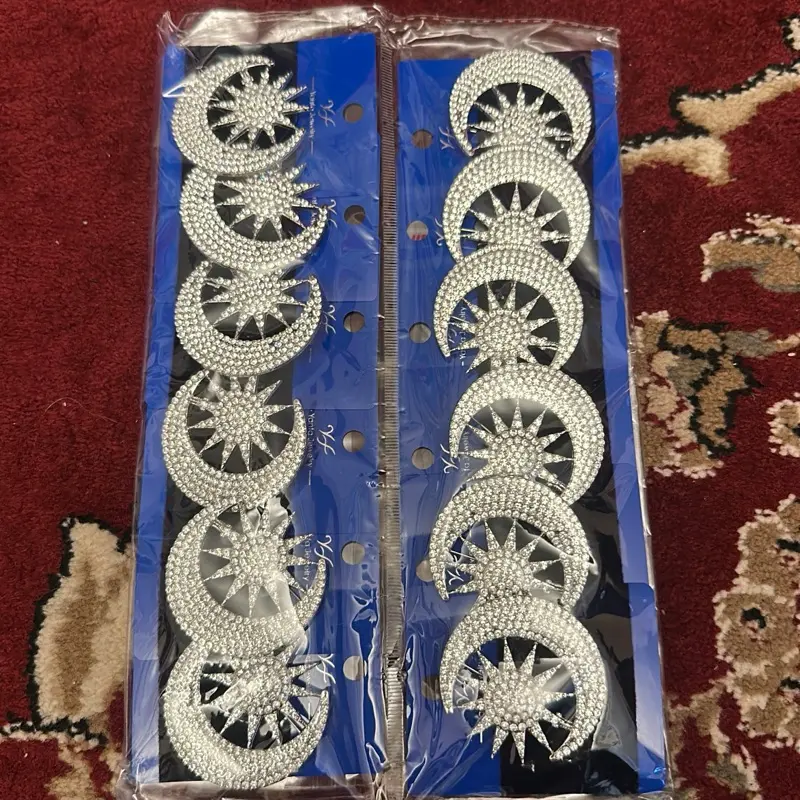 Brooch for unisex