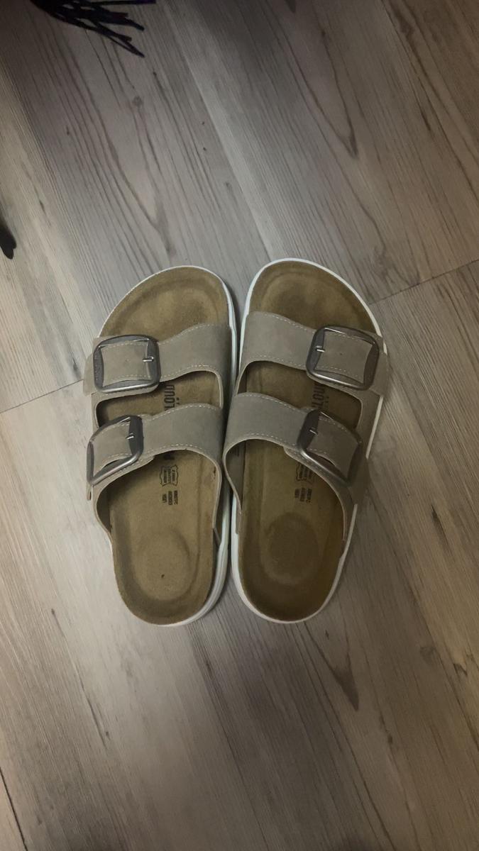 Item: Beige Suede, 8