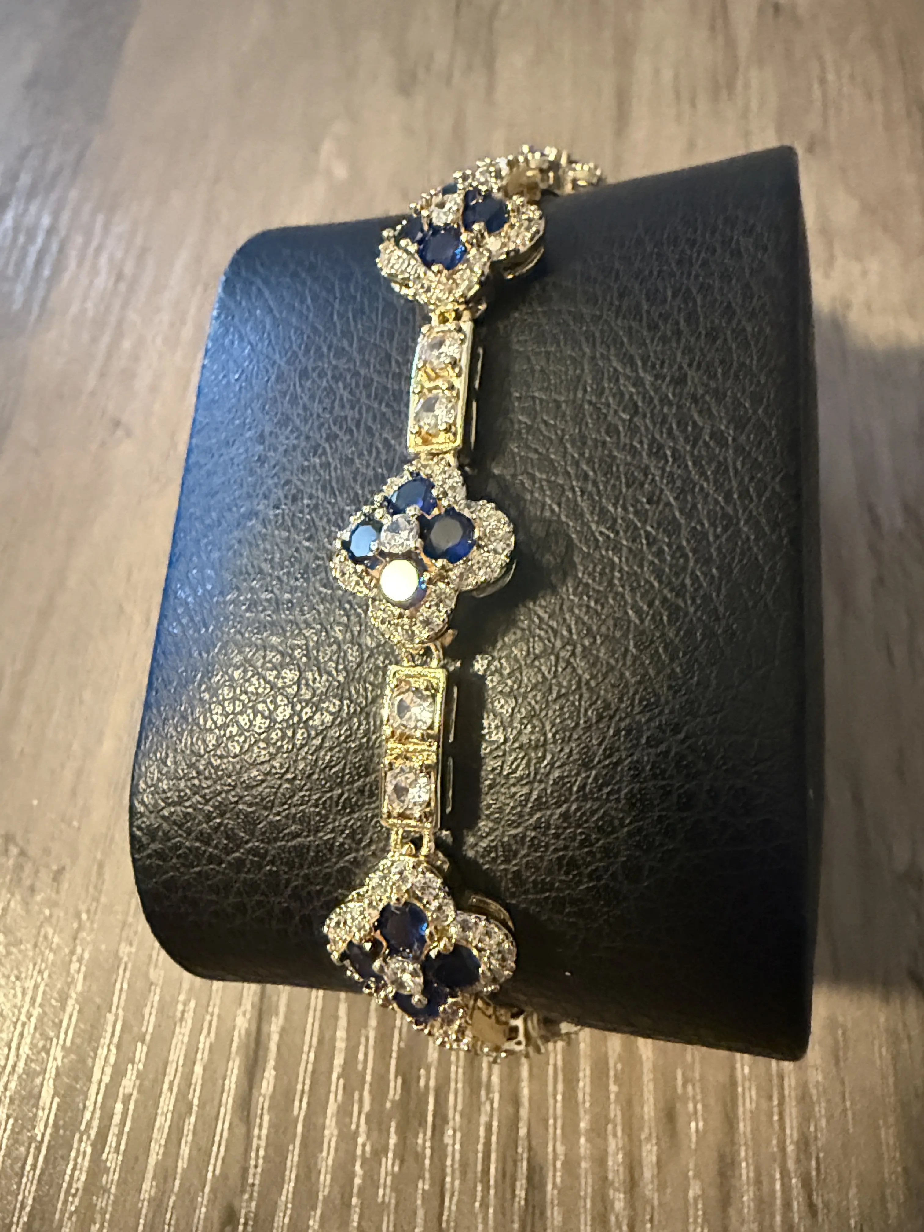 Elegant Gold Plated Clover Bracelet with Blue Crystal Clusters