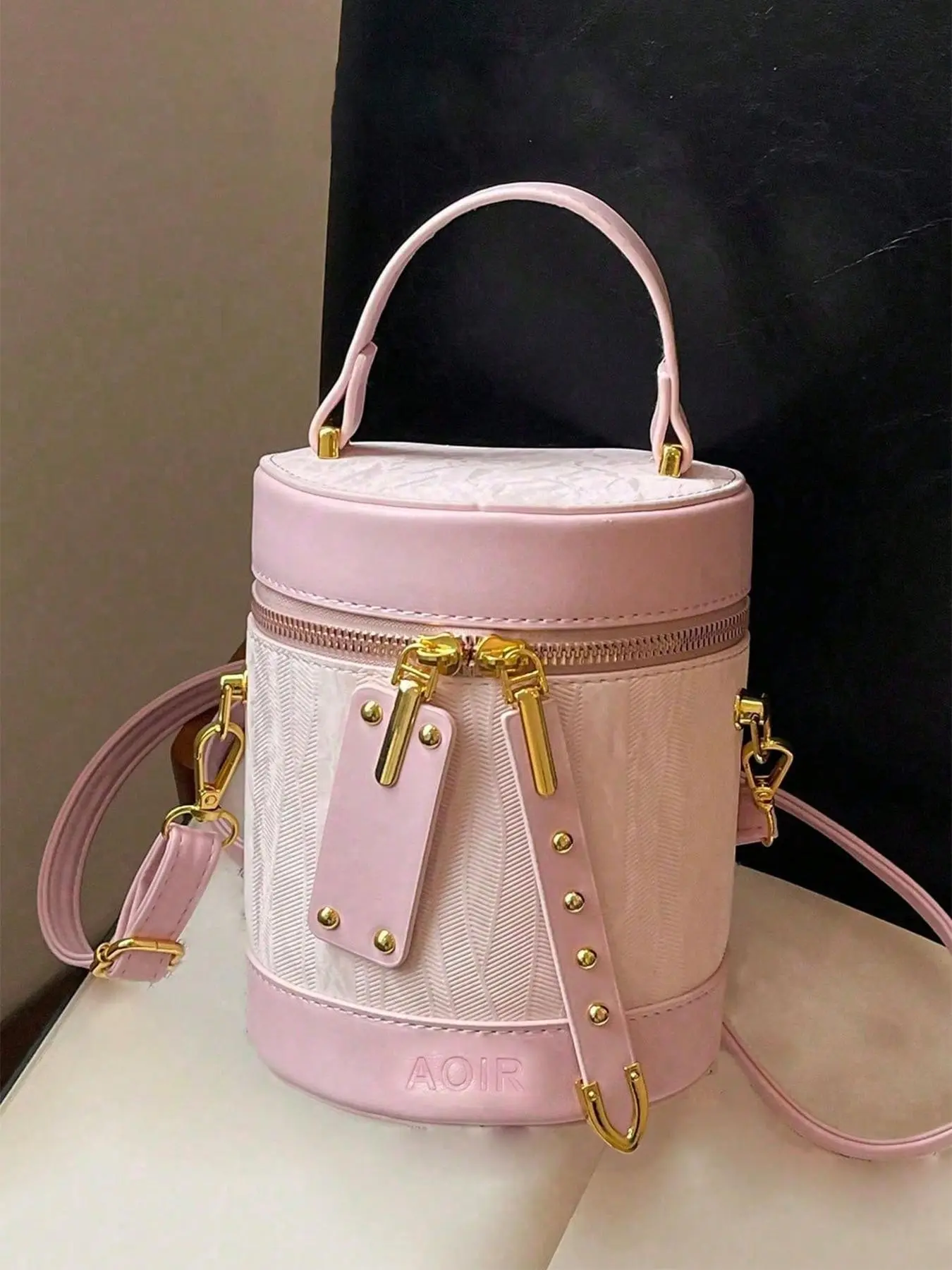 Small simple casual and versatile color matching bucket design cylinder bag, portable, versatile storage handbag, Casual Trendy Handbag, Color Blocked Handbag, suitable for daily commuting, shopping and dating, Colorblock Bag, Colorblock Pattern Bag