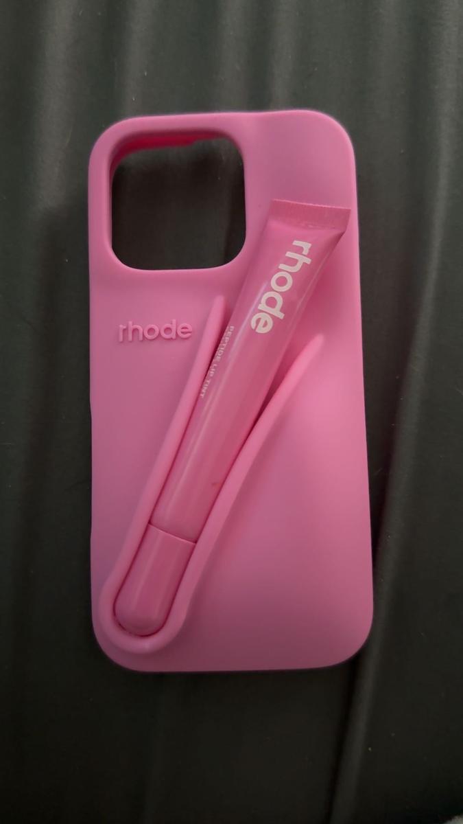 Item: Rose, iPhone 16 Pro