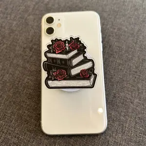 Dark Academia Books & Roses MagSafe Phone Grip – Gothic Book Lover Magnetic Pop Socket & Kickstand – Aesthetic Reader Phone & Kindle Accessory Gift