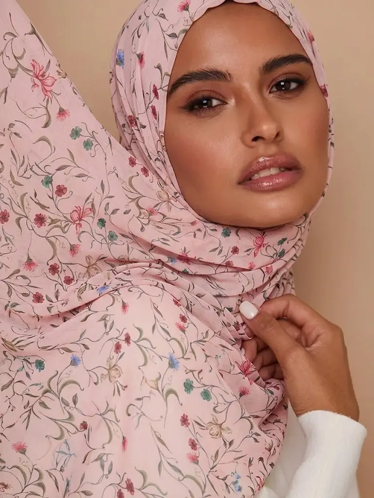 Headscarf for Women, Elegant Bohemian Floral Print Chiffon Shawl, Lightweight & Breathable for All Seasons, Perfect for Daily Minimalist Outfits, Female
