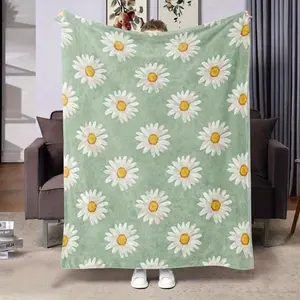 Cozy Mint Green Daisy Floral Throw Blanket, Soft Plush Blanket with White Daisies & Yellow Centers for Couch, Bed or Home Decor