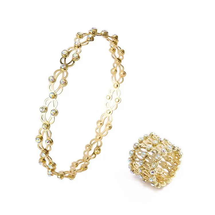 A versatile magic adjustable ring that can turn into a bracelet