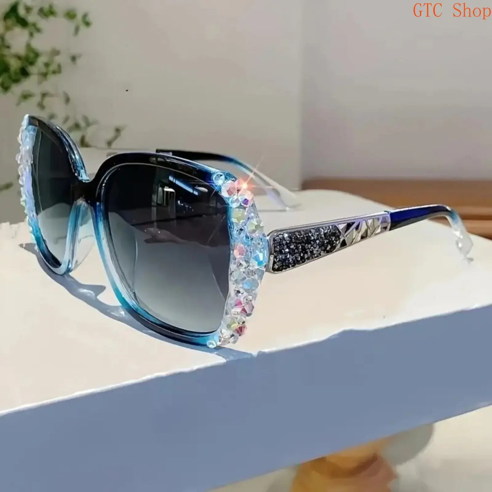 Women's Diamond Studded Polarized Sunglasses - Viral Gradient UV Protection Lenses, Sparkling Crystal Decor, Stylish Lightweight Durable Frame, Outdoor Street Party Accessory, Daily Casual Wear, Women's Sunglasses