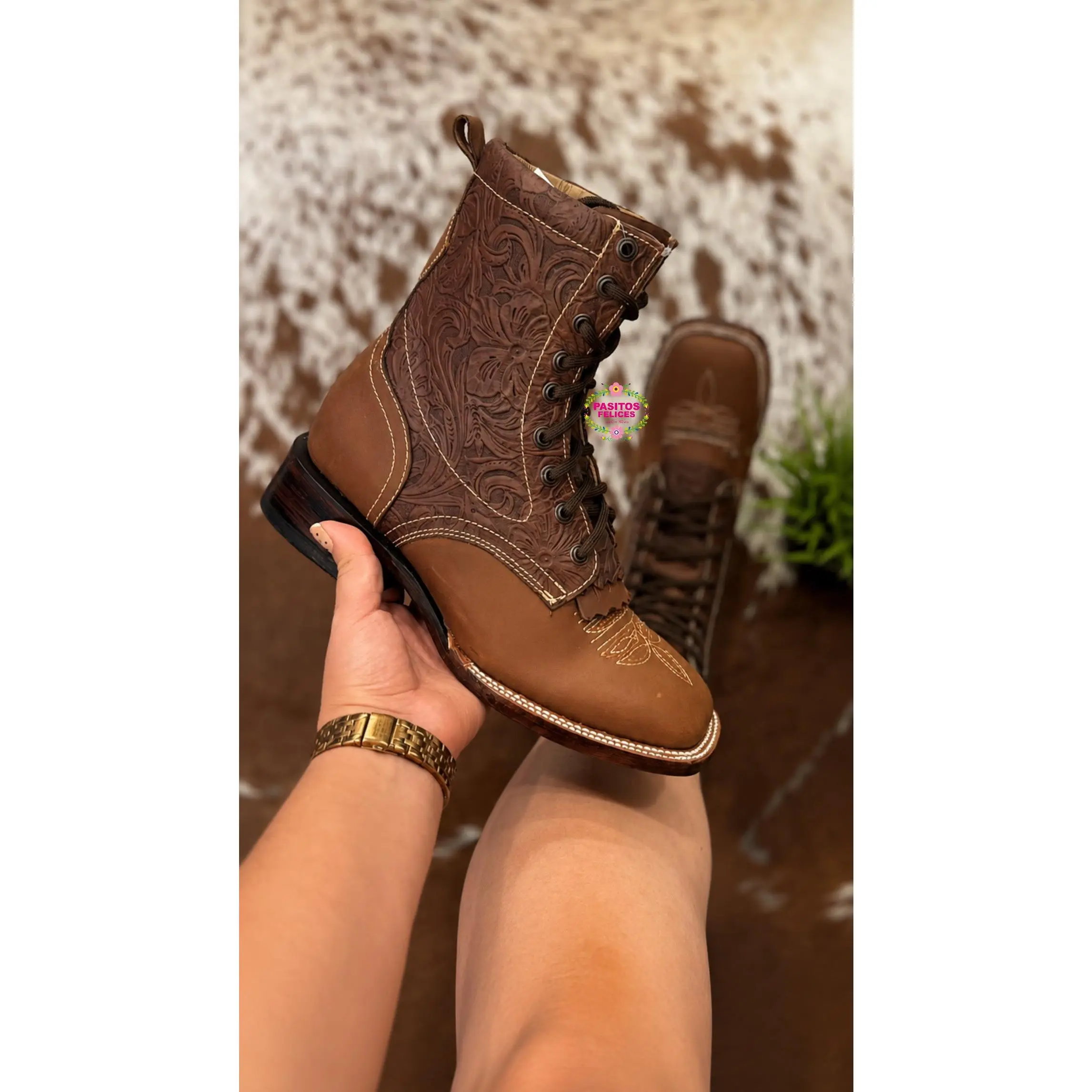 Botas Lacer - Tan Leather Laced Tooled Boots