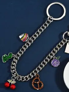 Niche design Valentine's Day metal bag chain, retro metal exquisite cute bag pendant, fashion trend Joker slung pendant key chain, Christmas gift items, decorative bag chain, exquisite and joker personality, Fashion Bag Charms, Cute Keychain