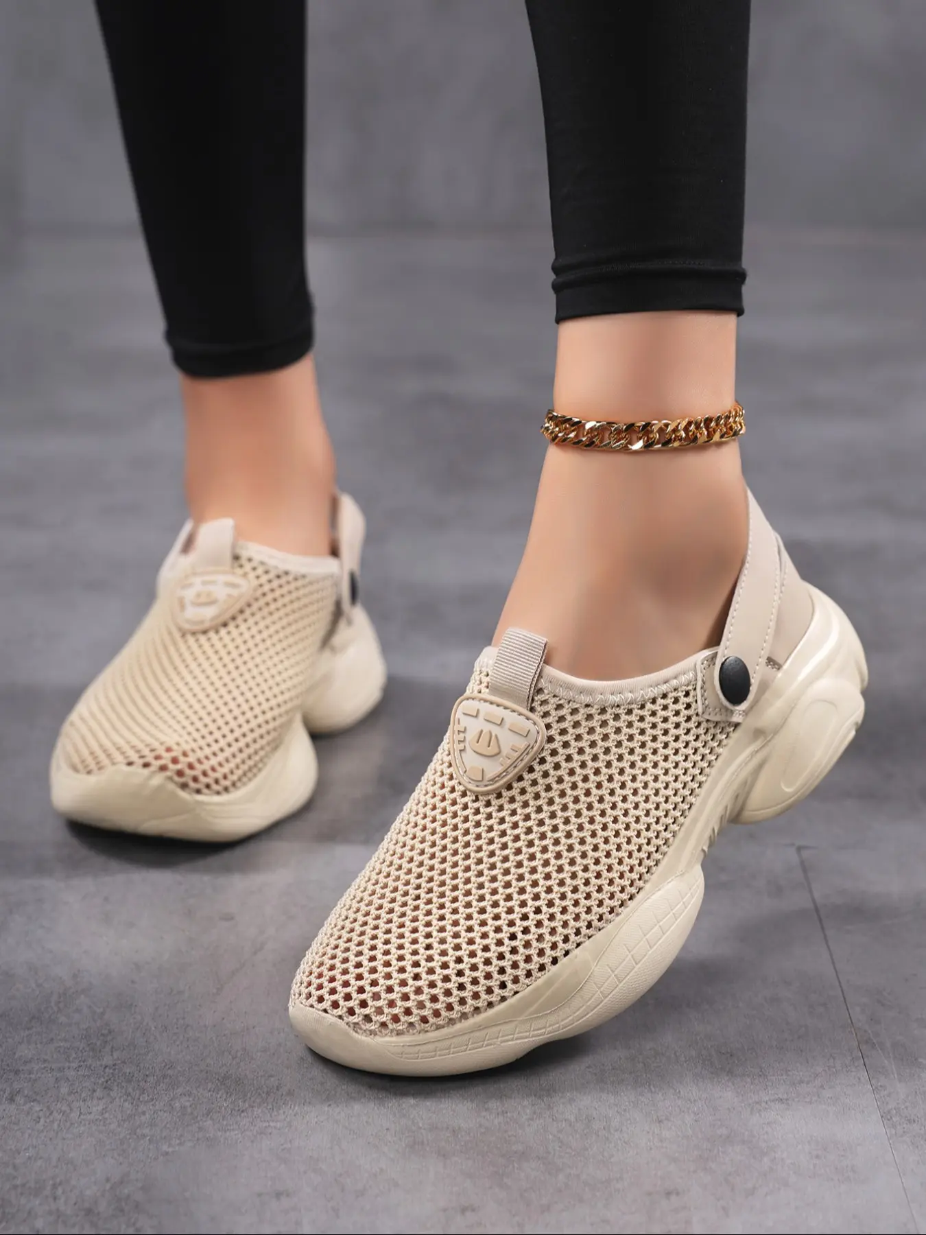 Women's Slip-On Lightweight Casual Walking Shoes, Breathable Hollow Out Design, Anti-Slip Outdoor Hiking Flats, Two-Way Wear, Comfortable Daily Wear, Non Slip Shoes, Lightweight Breathable Footwear, Nonslip Walking Shoes