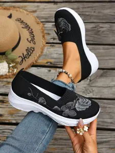 Vintage Embroidered Flyknit Casual Shoes, Soft Sole Shock Absorption, Versatile Flat Shoes, Breathable Non-Slip Comfort