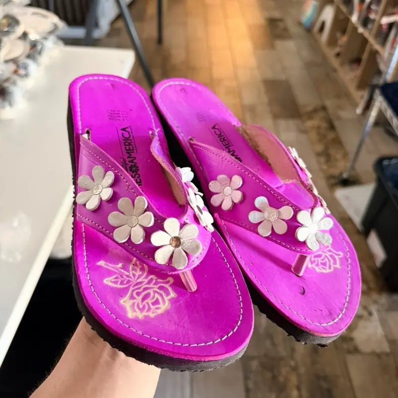 Huarache Mexicano - Mexican Leather Huaraches Handmade huarache Women's Shoes with sunflower & Sunflower Pattern Closed Toe Comfortable Dayli use - chancla oscura ancha girasol - chancla bugambilia