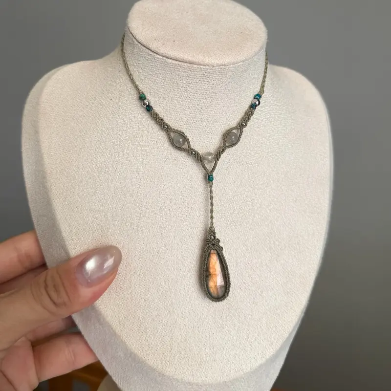 Handmade Macrame necklace with Labradorite and moonstone