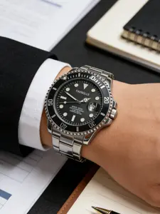 Water Ghost Series Fully Automatic Movement Watch for Men, Handsome and High Beauty, Waterproof Luminous Dial Light Luxury Male Student Watch, Luxury Business Men's Quartz Watch, Hollow Design, Butterfly Buckle Strap, Luminous Analog Watch, Durable Watch