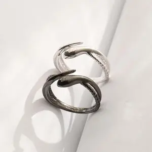 [Treasure of the store] Rope snake couple ring for men and women, trendy and personalized snake-shaped open ring, fashionable zodiac snake couple ring, personalized design holiday gift, summer limited edition graduation season