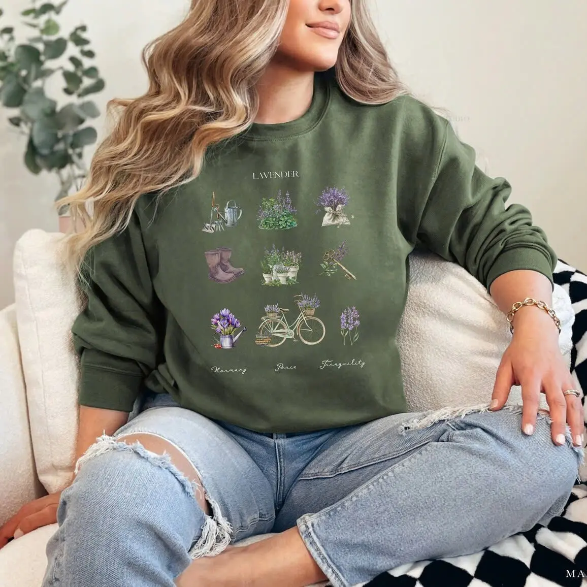 Vintage Lavender Flower Crewneck Sweatshirt, Lavender Garden Lovers Gift, Wildflowers Nature, Cottagecore Sweatshirt, Relaxed Aromatherapy Lovers