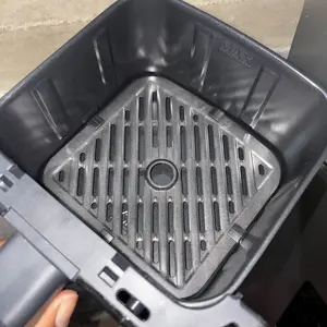 4-in-1 Air Fryer， 400°F Hot Oven with Roast,  Multifunctional Cooker，Reheat & Dehydrate Functions, Nonstick Basket & Crisper Plate