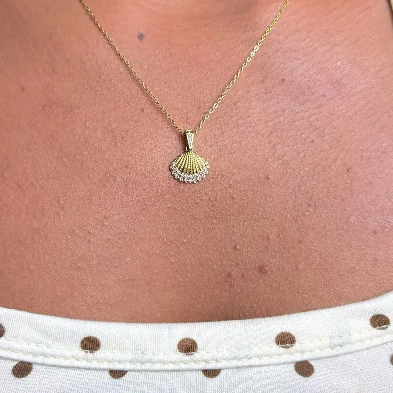 Shell Necklace, Natural Ocean Shell Pendant Necklace for Women, Dainty Beach Jewelry Accessory