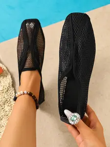 French Square Toe Mesh Sandals for Women, New Breathable Flat Shoes, Multi-Functional Non-Picky Foot Sandals, Fashionable and Comfortable Design, Perforated Shoes, Perforated Slip Ons