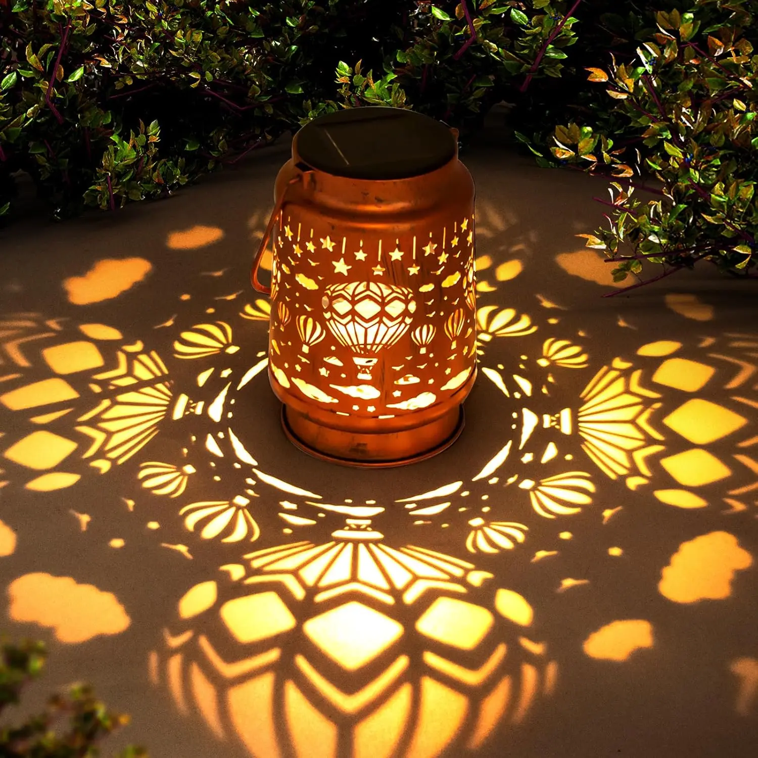 Solar-Powered Cordless Metal LED Lanterns, Vintage Decorative Hot Air Balloon Design - Water Resistant Portable Outdoor Hanging Lamps, Solar LED Lights Decorative Lamps, Patio Lighting, Mood Lighting, Birthday Gifts for Outdoor Spaces