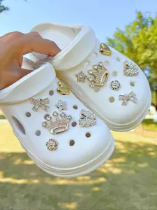 12-Piece Cute Gold Crown Butterfly Heart Shoe Decorations DIY Creative Casual Accessories, Fun Multifunctional Personalized Shoes for Parties, Shoe Charms