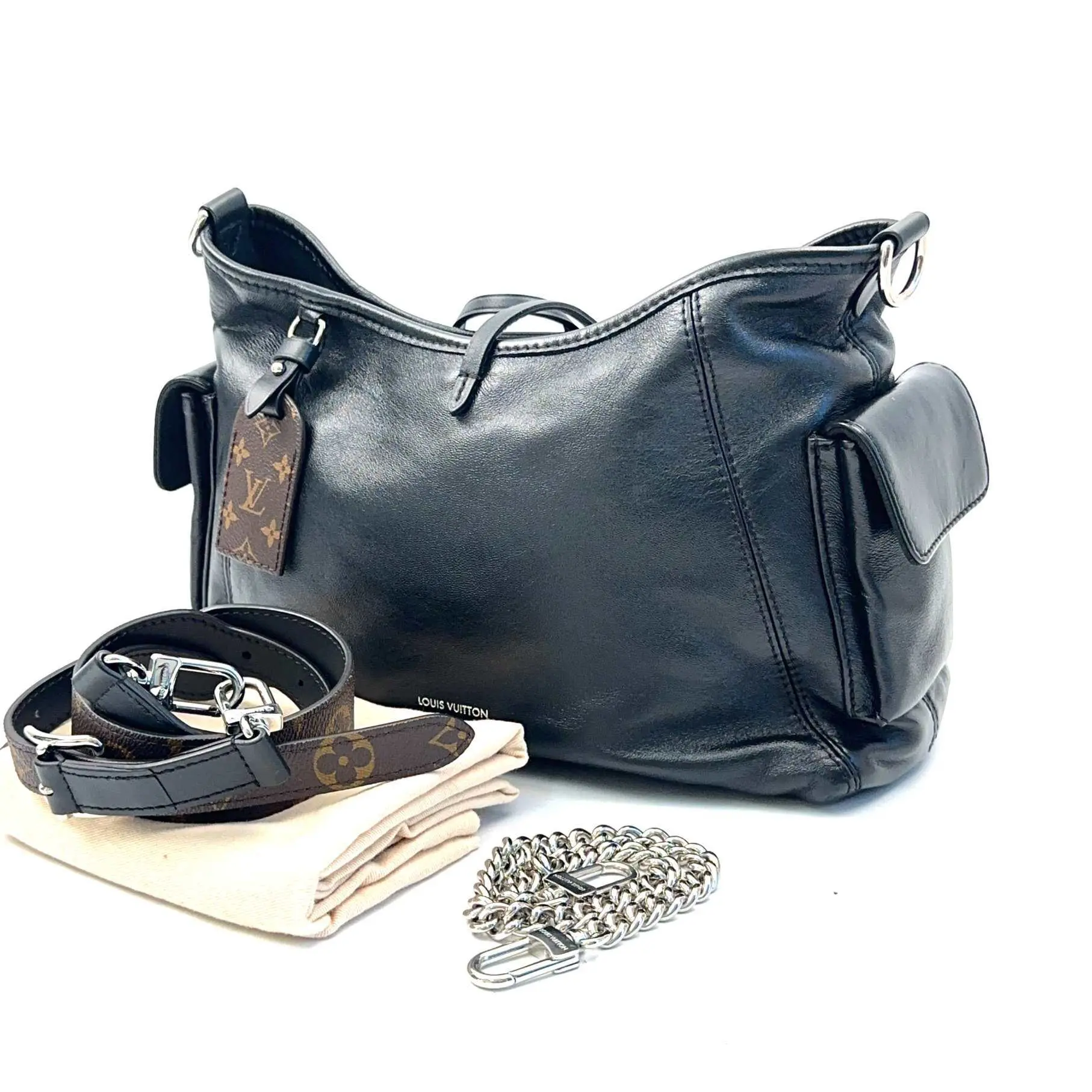 Pre-owned Louis Vuitton Leather Shoulder bags Lambskin CarryAll Cargo Vibe PM Black JZ00328 Yongzhen