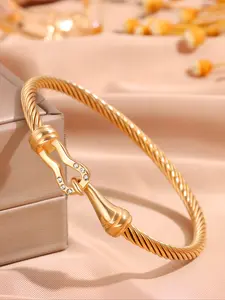 Elegant Classic Horseshoe Studded Diamond Bracelet for Men and Women, Fashionable Stainless Steel Jewelry for Gifting and Parties