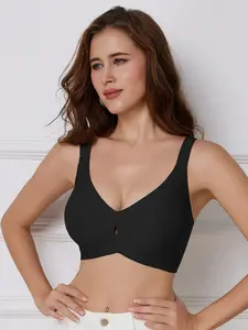 Livedeer Women's Wirefree Bras Full Coverage No Underwire Everyday Comfortable Wireless Padded Bra in Black for All-Day Support